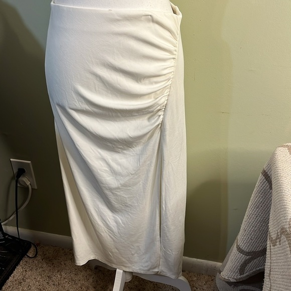 Wilfred Dresses & Skirts - Artizia wildfred vespa skirt ruched midi skirt with a thigh slit